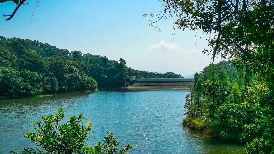 盐田区半山公园带恩上水库环湖步道