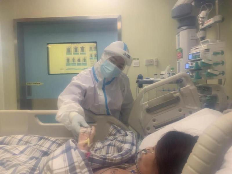 龙华区中心医院成功救治一例入境隔离期消化道出血危重患者