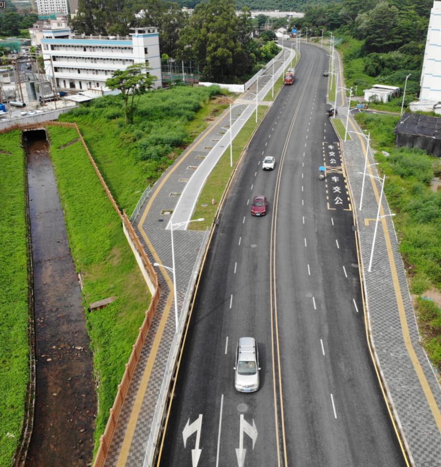 龙田路位于深圳市坪山区龙田片区,西接龙兴北路,东接秋宝路,全长3.