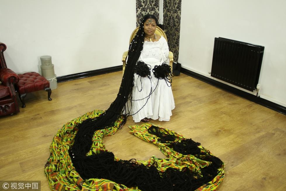 asha mandela十年前打破了世界吉尼斯头发最长的记录